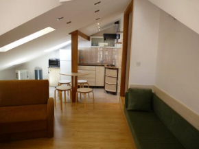  Apartment Marija  Тисно